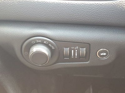 2016 Chrysler 200 LX