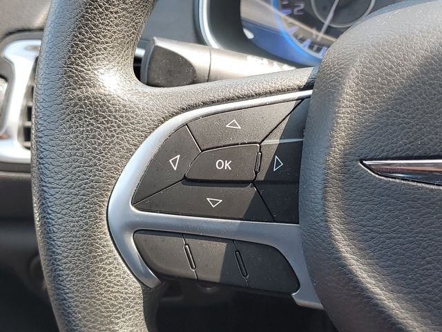 2016 Chrysler 200 LX