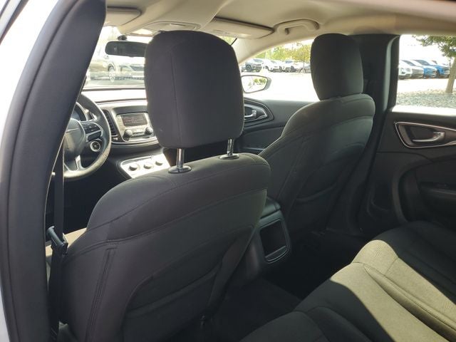 2016 Chrysler 200 LX