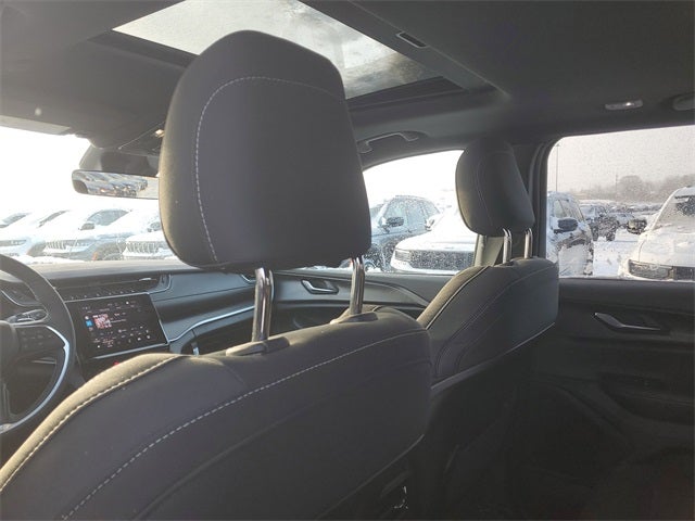 2025 Jeep Grand Cherokee Laredo X