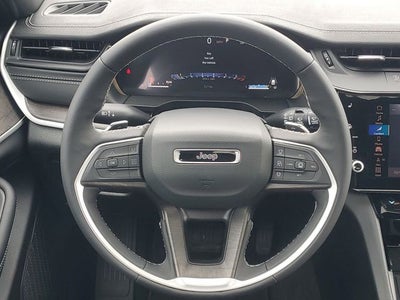 2026 Jeep Grand Cherokee Laredo