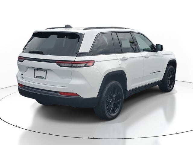 2026 Jeep Grand Cherokee Laredo