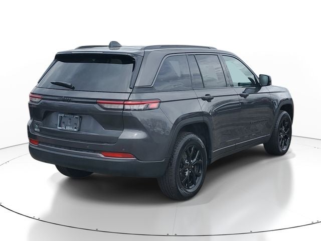 2026 Jeep Grand Cherokee Laredo
