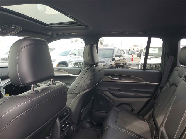 2026 Jeep Grand Cherokee Laredo