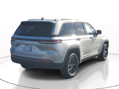 2026 Jeep Grand Cherokee Laredo