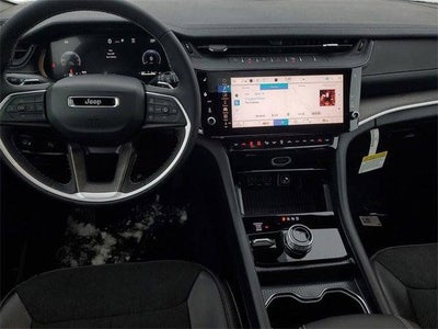 2026 Jeep Grand Cherokee Laredo