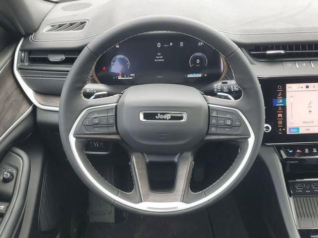 2026 Jeep Grand Cherokee Laredo