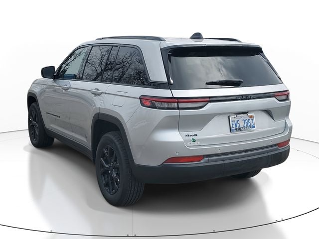 2026 Jeep Grand Cherokee Laredo