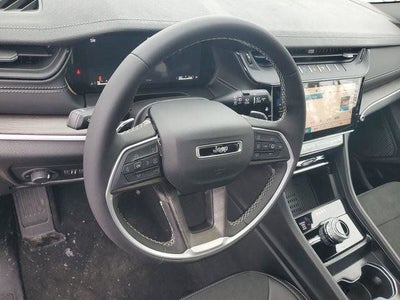 2026 Jeep Grand Cherokee Laredo