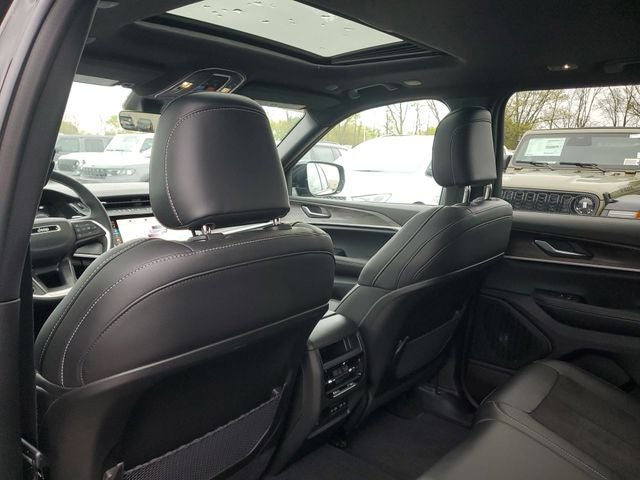 2026 Jeep Grand Cherokee Altitude
