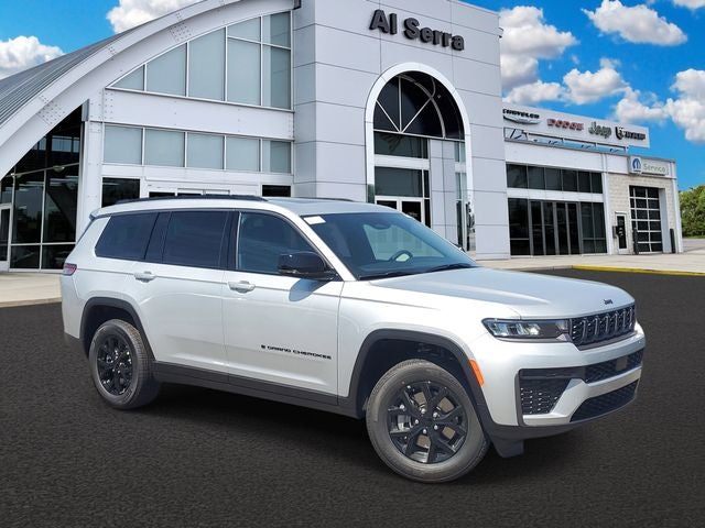 2026 Jeep Grand Cherokee L Laredo Altitude 4x4's photo