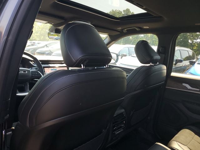 2026 Jeep Grand Cherokee L Laredo Altitude