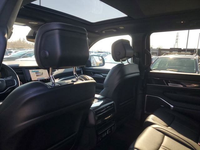 2024 Jeep Wagoneer L Base