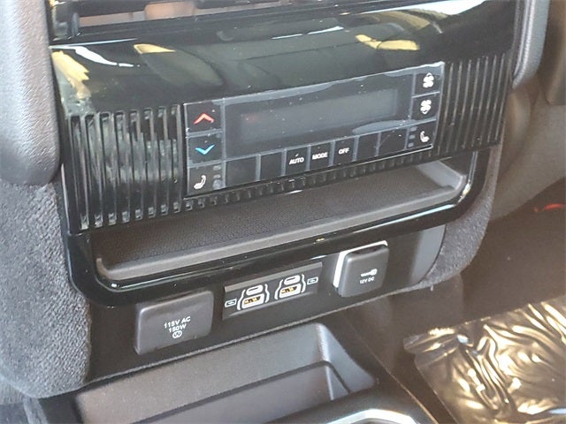 2026 Jeep Grand Wagoneer Base