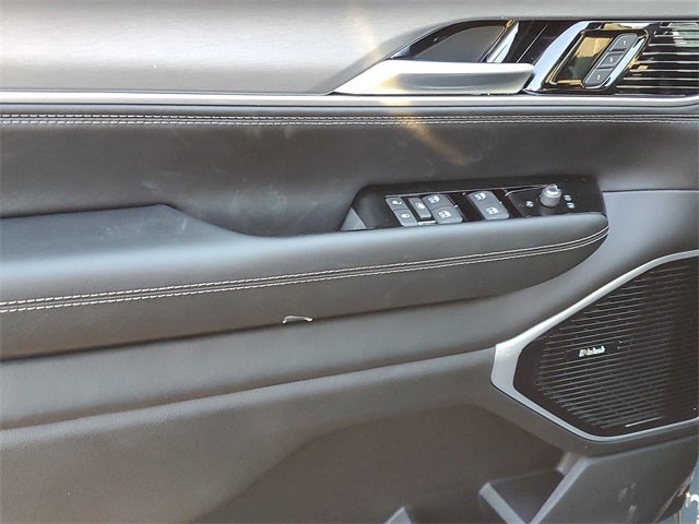 2026 Jeep Grand Wagoneer Base