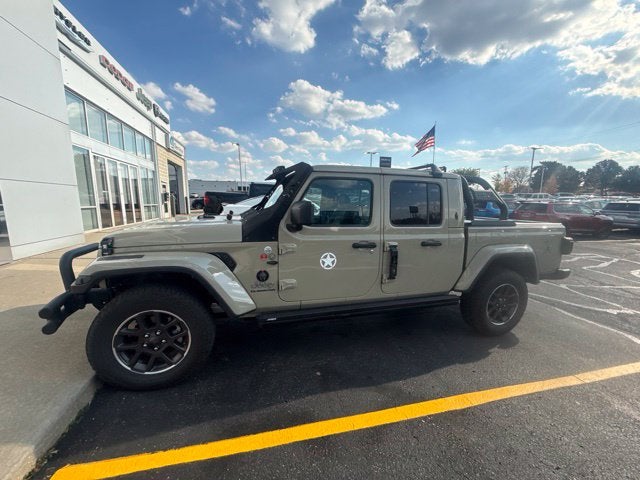 2022 Jeep Gladiator Overland