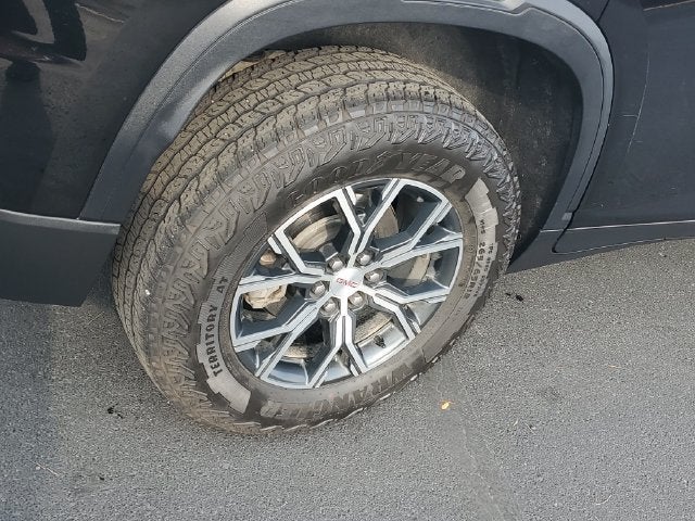 2024 GMC Acadia AT4