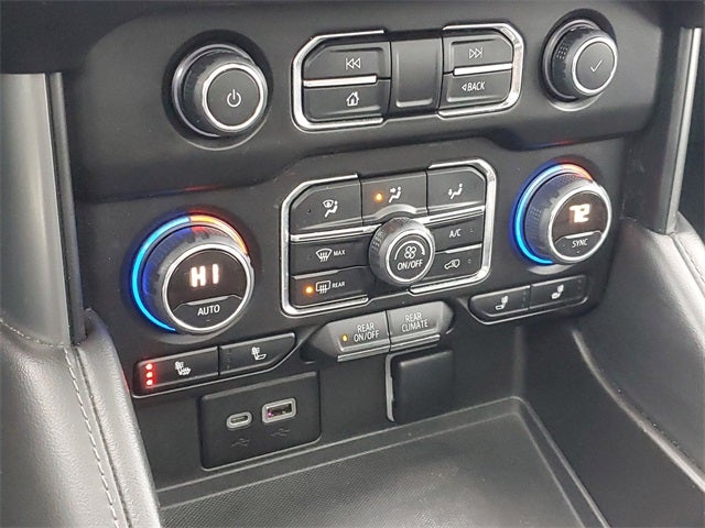 2022 Chevrolet Suburban LT