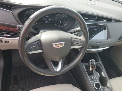 2023 Cadillac XT4 Premium Luxury