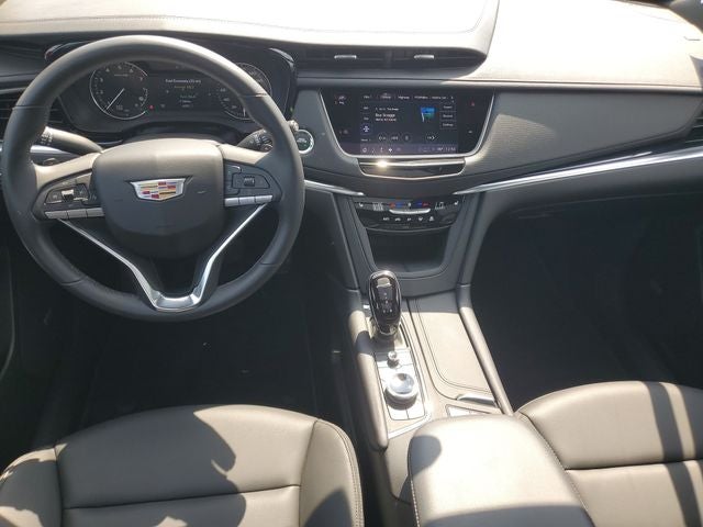 2025 Cadillac XT6 Luxury