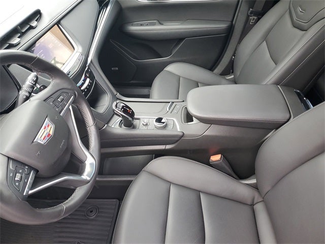 2025 Cadillac XT6 Luxury