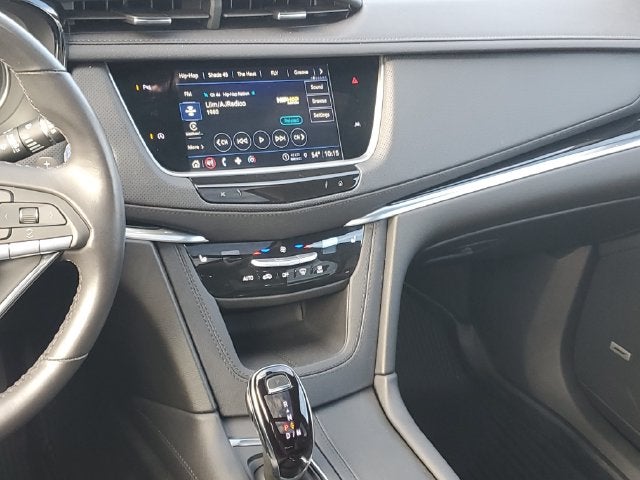 2025 Cadillac XT6 Luxury