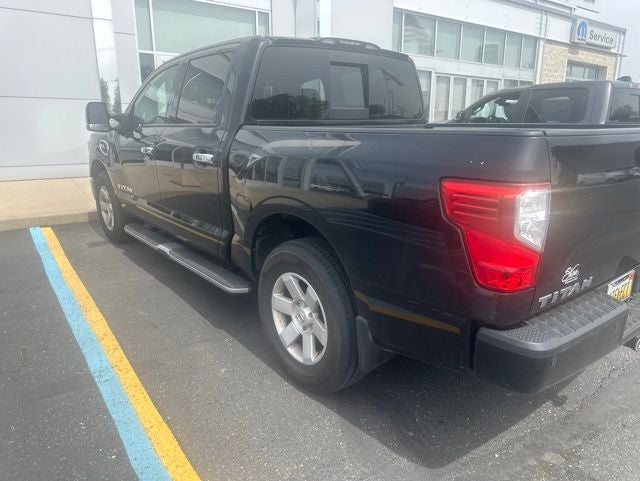 2017 Nissan Titan SL