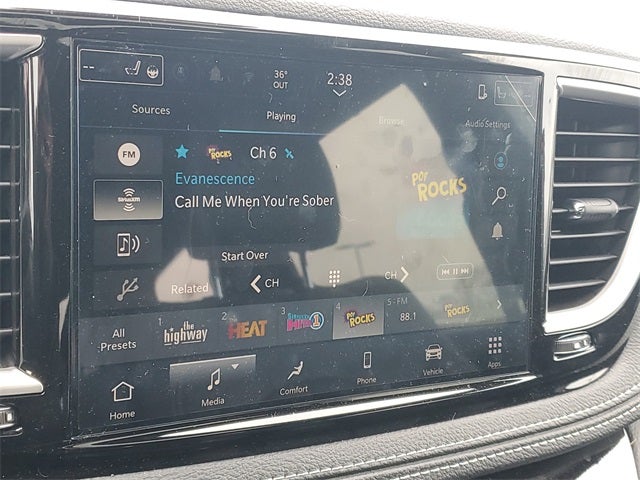 2026 Chrysler Pacifica Select