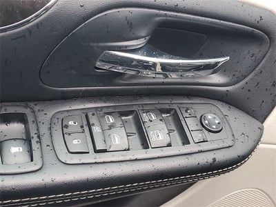 2016 Chrysler Town & Country Touring-L