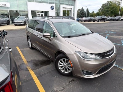 2018 Chrysler Pacifica Touring L Plus