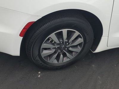 2024 Chrysler Pacifica Hybrid Select