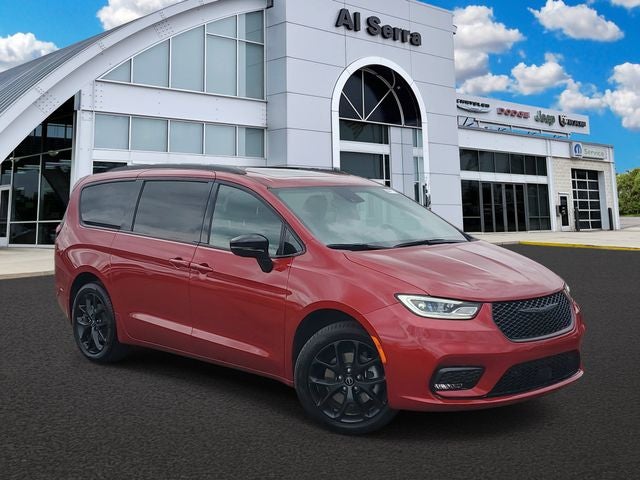 2026 Chrysler Pacifica Limited AWD's photo