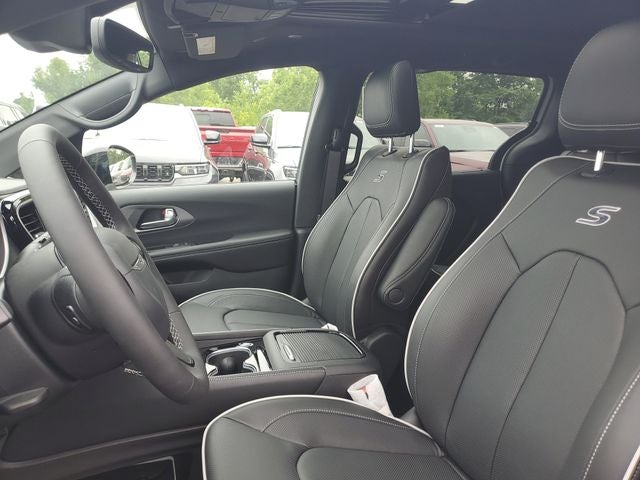 2027 Chrysler Pacifica Limited