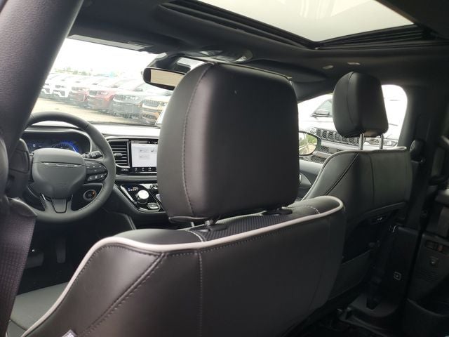 2027 Chrysler Pacifica Limited