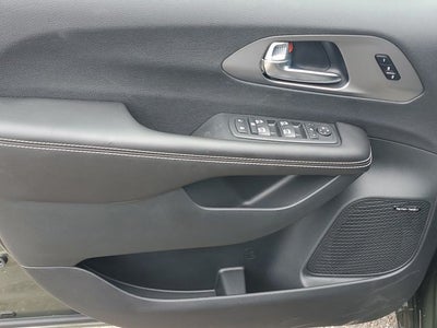 2027 Chrysler Pacifica Limited