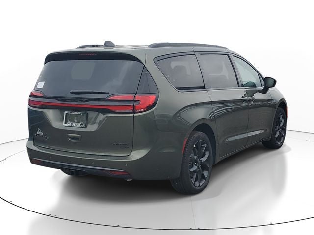 2027 Chrysler Pacifica Limited