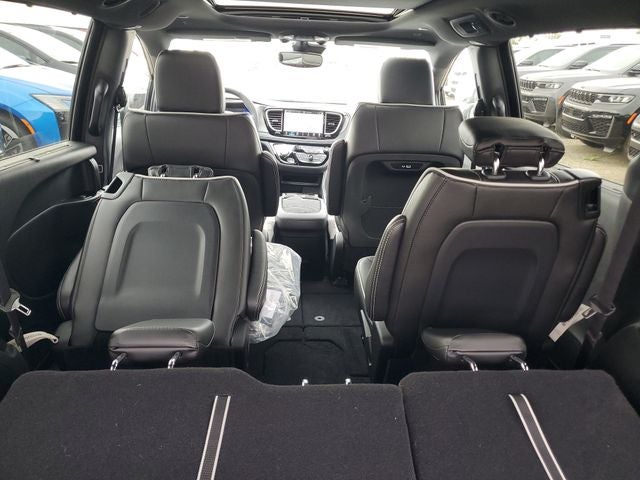 2027 Chrysler Pacifica Limited