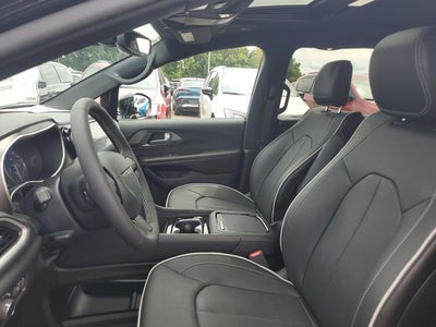 2027 Chrysler Pacifica Limited