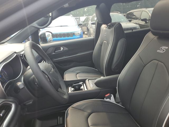 2027 Chrysler Pacifica Limited