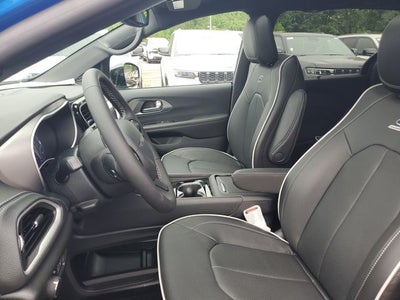 2027 Chrysler Pacifica Limited