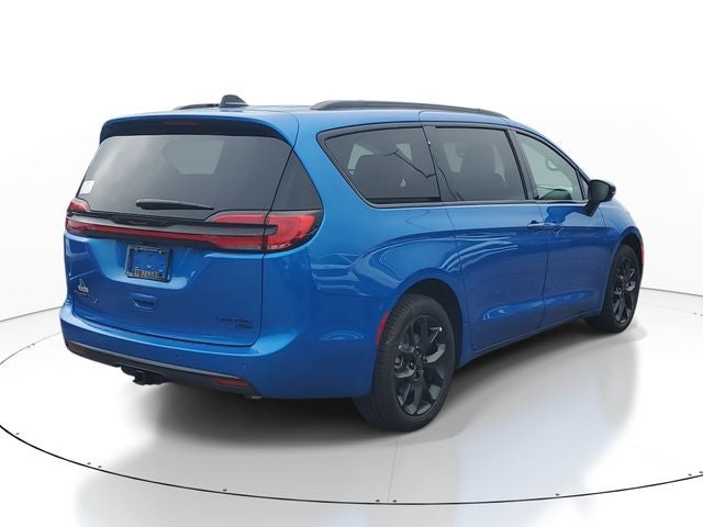 2027 Chrysler Pacifica Limited
