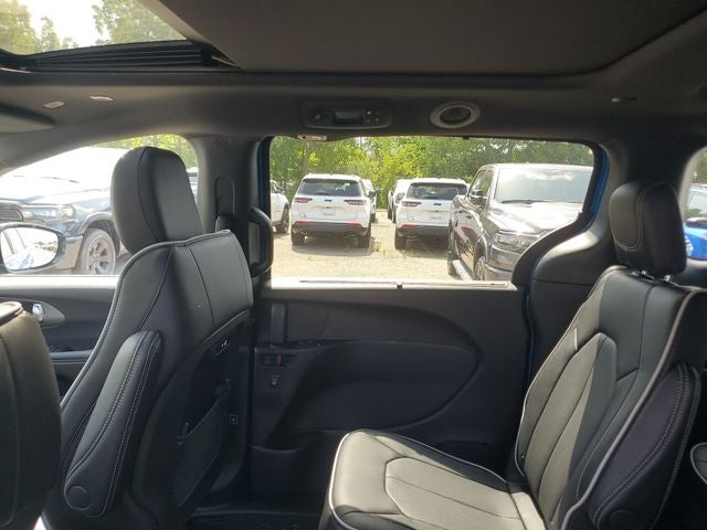 2027 Chrysler Pacifica Limited