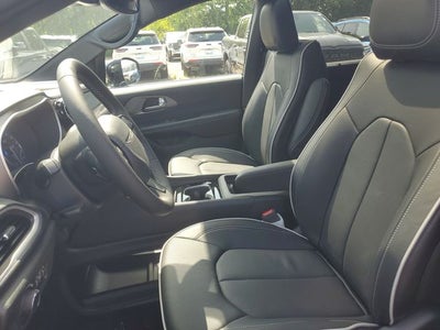 2027 Chrysler Pacifica Limited