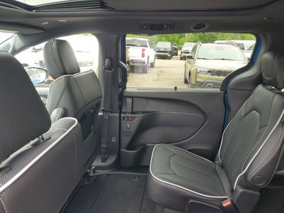 2027 Chrysler Pacifica Limited