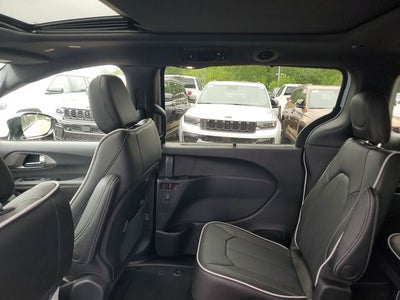2027 Chrysler Pacifica Limited