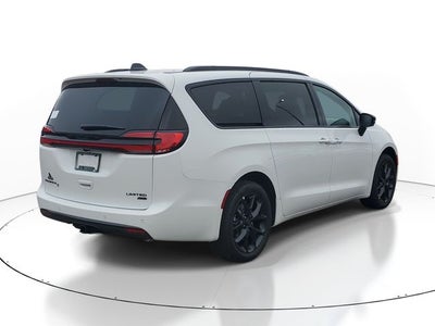 2027 Chrysler Pacifica Limited
