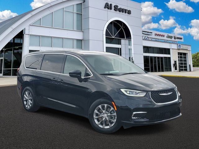 2026 Chrysler Pacifica Limited AWD's photo