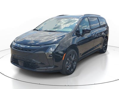 2027 Chrysler Pacifica Limited