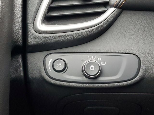 2022 Chevrolet Trax LT Midnight Edition