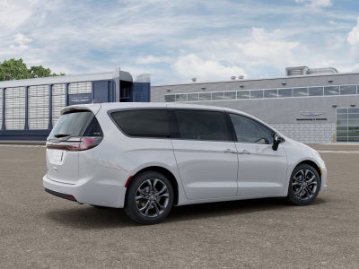 2026 Chrysler Pacifica Base